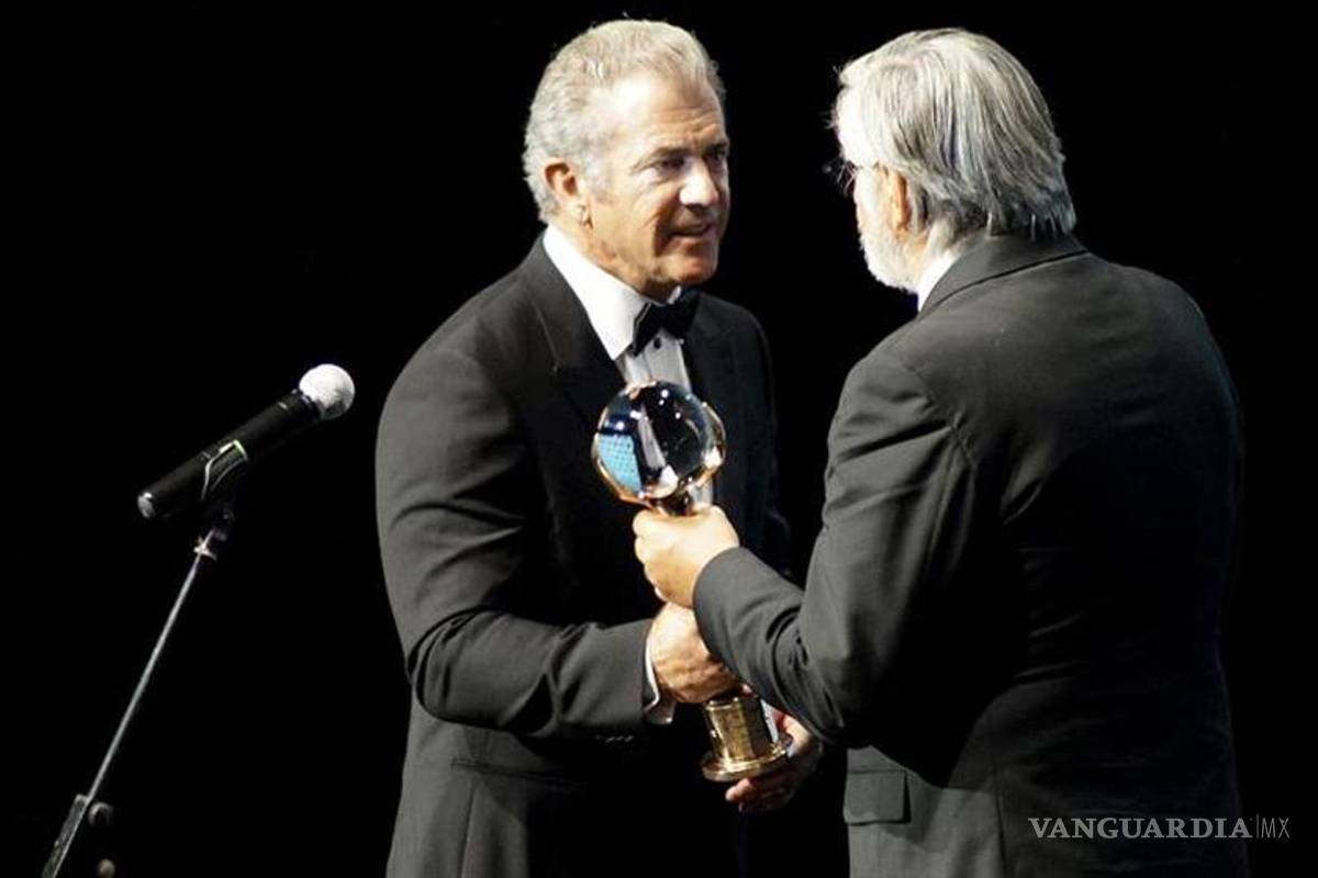 Mel Gibson es ovacionado en Karlovy Vary al recibir el Globo de Cristal