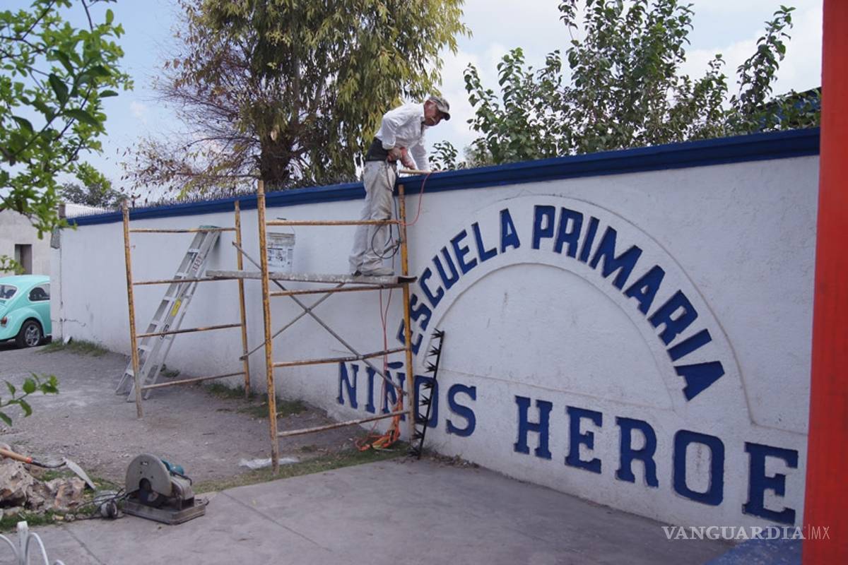 Roban escuela en Monclova, dejan recado para extorsionar a maestros