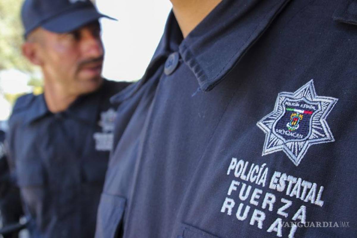 Nace la nueva "Fuerza Rural"; Gobierno viste a autodefensas de policías