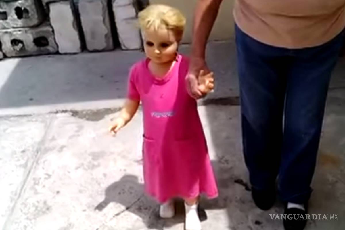 Video de muñeca que camina sola se vuelve viral