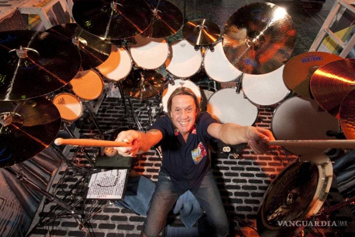 Detienen a esposa de baterista de Iron Maiden
