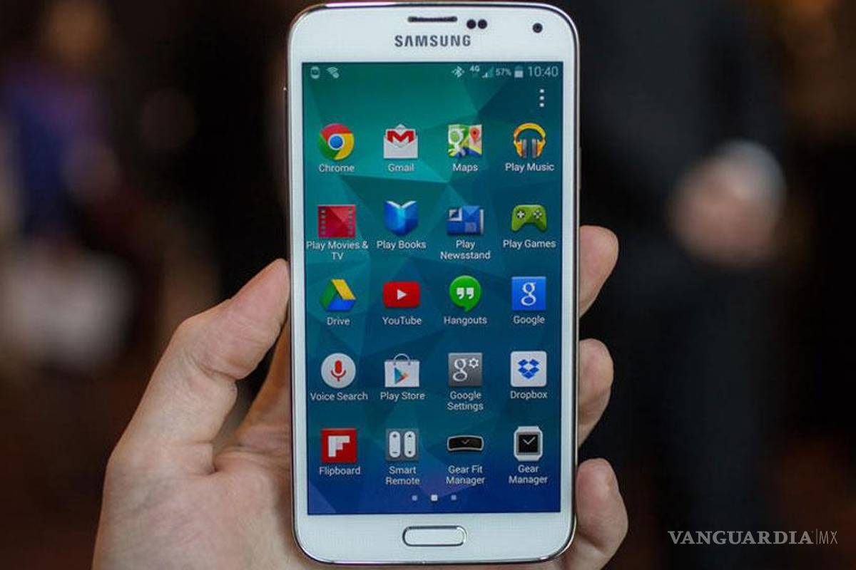 Samsung bajará oferta de smartphones en 2015