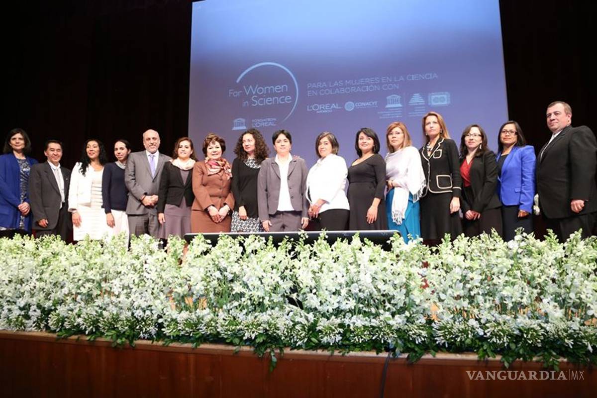 Premian con becas a jóvenes científicas mexicanas
