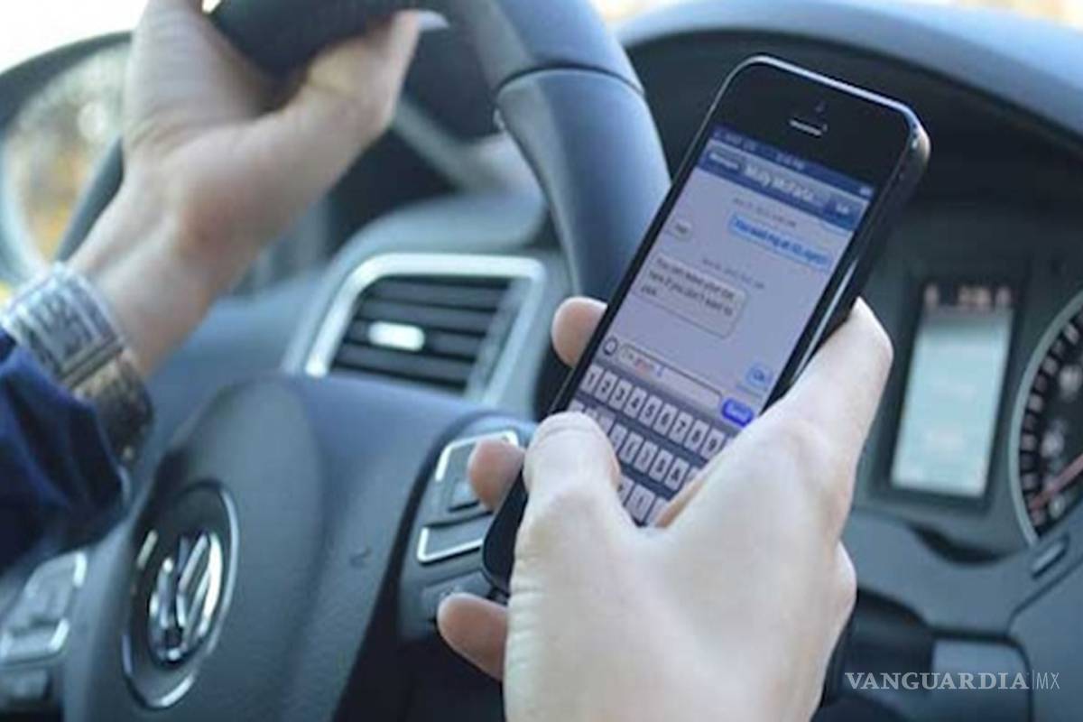 Tener el celular entre tu persona y la bolsa de aire del auto puede ser fatal