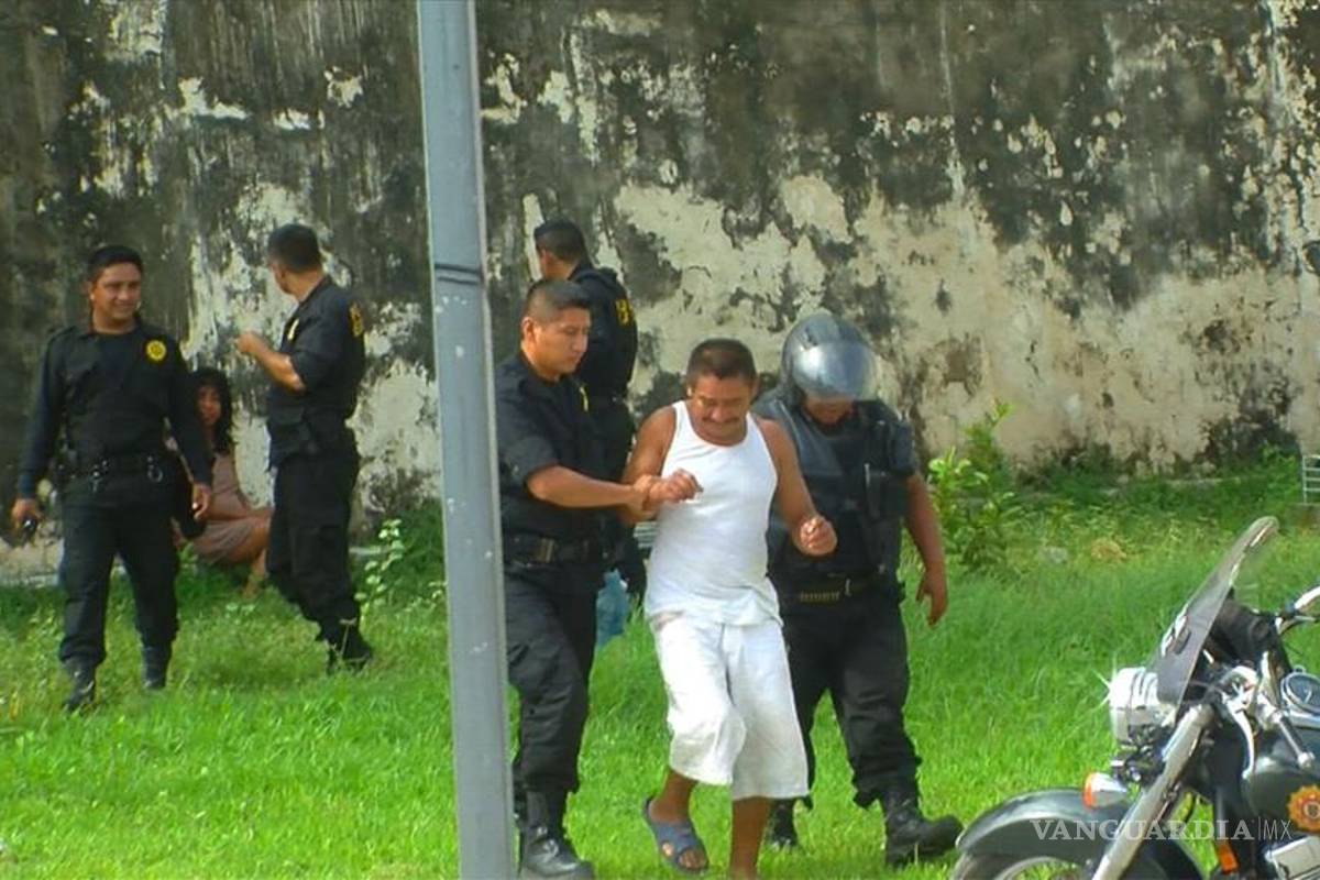 Detienen a pareja en pleno acto sexual en muralla de Campeche