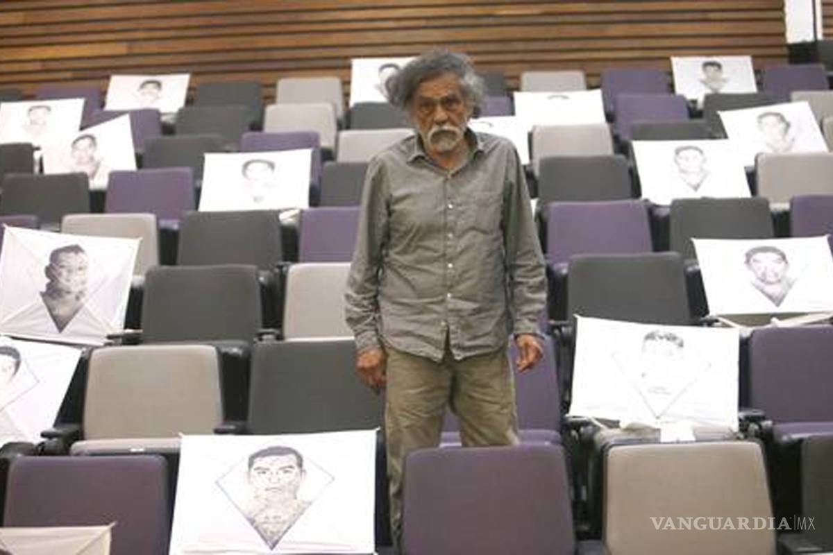 Carteles por Ayotzinapa, poesía plástica que refunda las ausencias