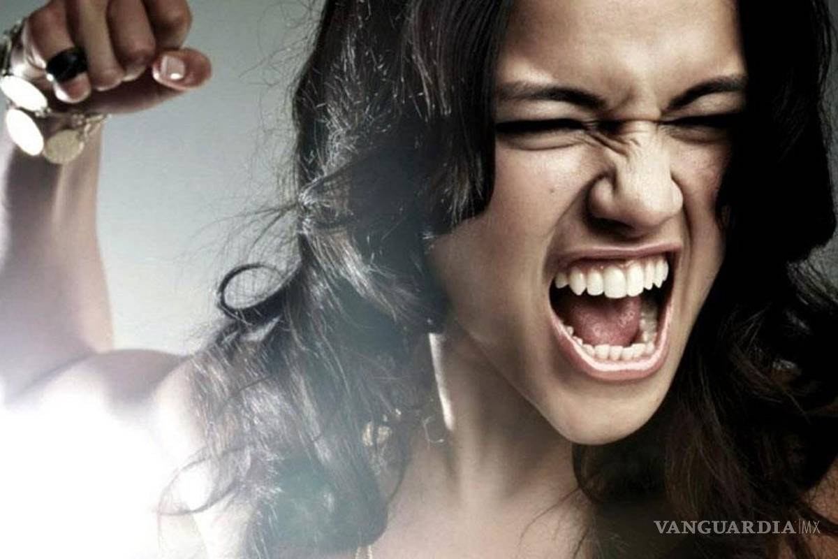 Cada vez hay más agresoras en el noviazgo y la red