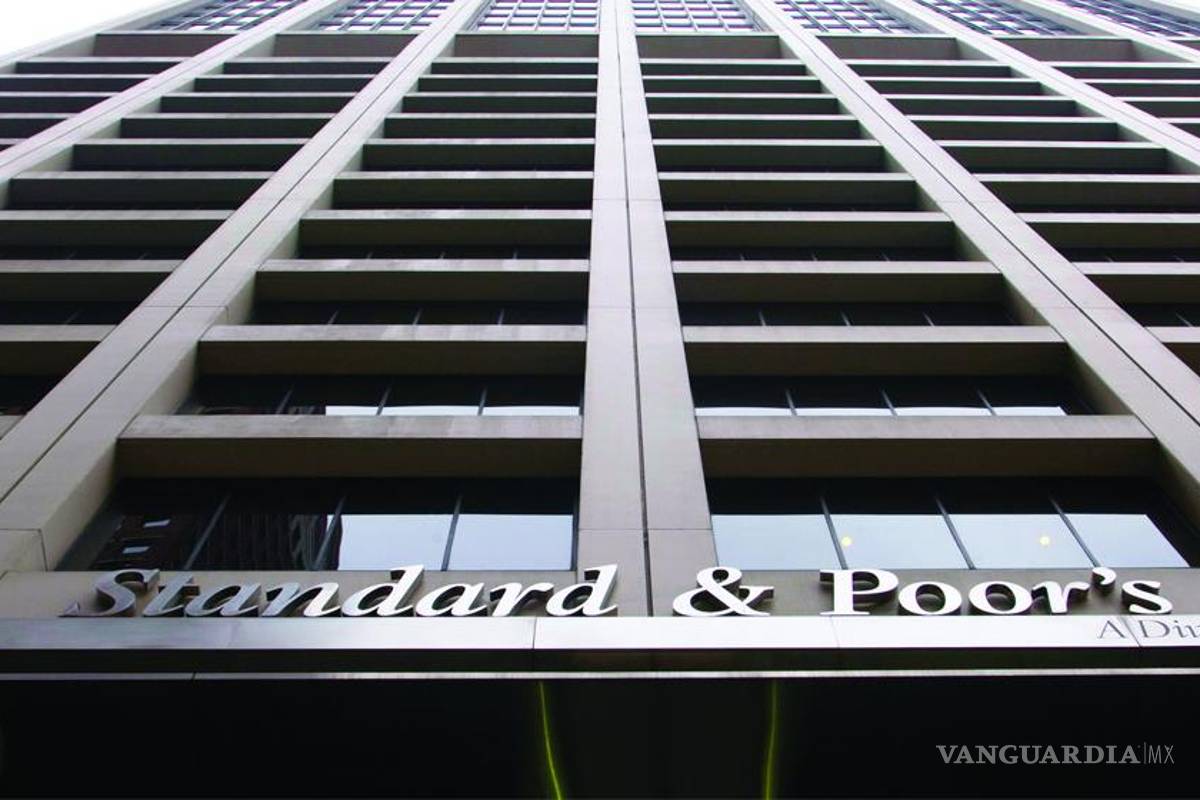 S&amp;P baja calificación de 13 bancos brasileños