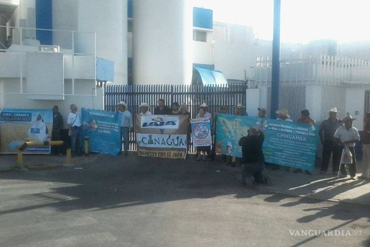Caravana por el agua exige freno a la explotación del acuífero en La Laguna