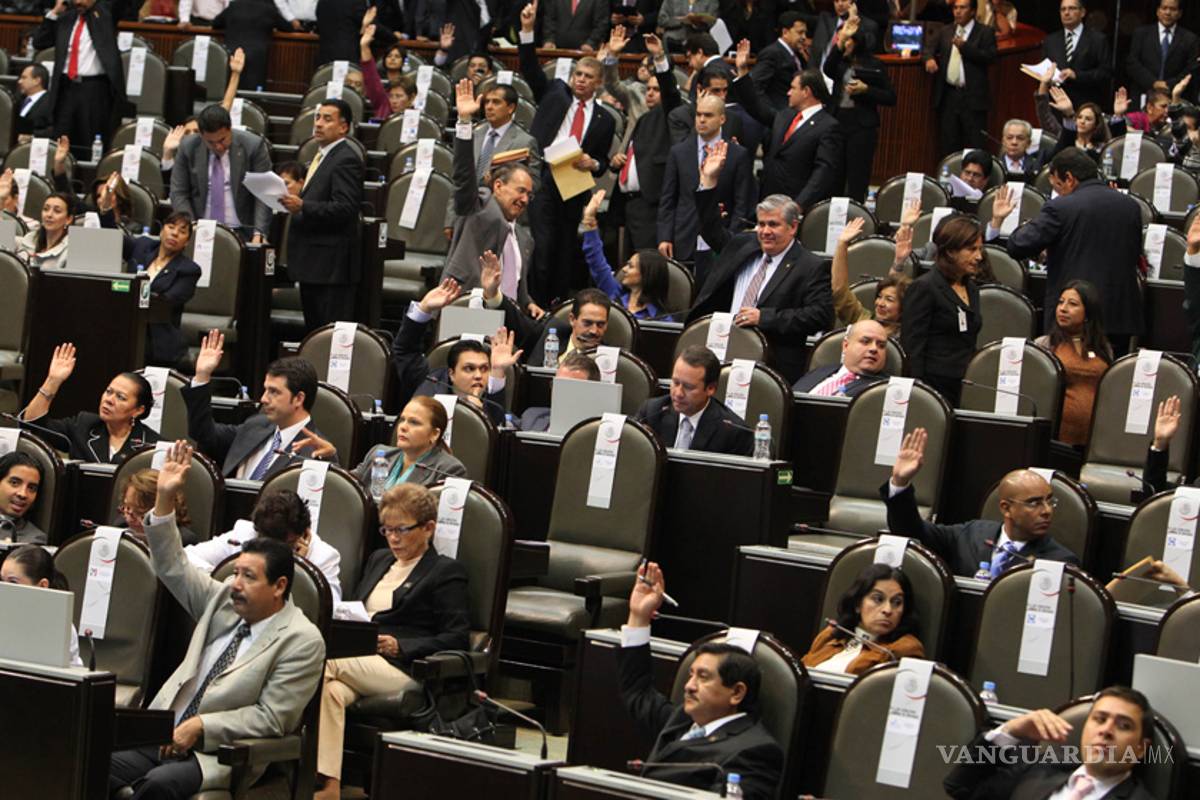 Gastan funcionarios dinero a manos llenas; se olvidan de la austeridad