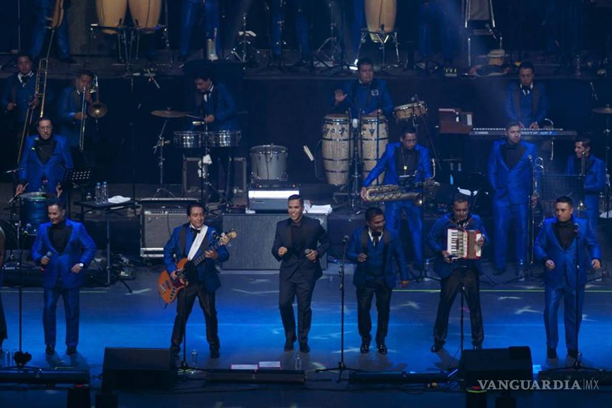 Ángeles Azules y Cañaveral ponen a bailar a 10 mil personas