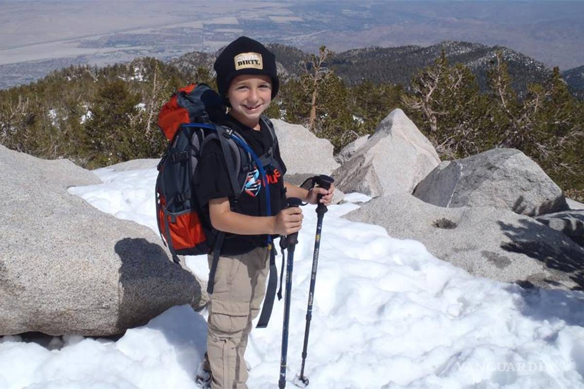 Niño de 9 años escala la montaña más alta de América y rompe récord