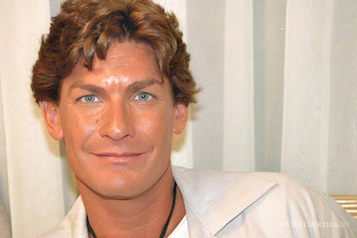 Sebastián Ligarde anuncia en Facebook que está comprometido