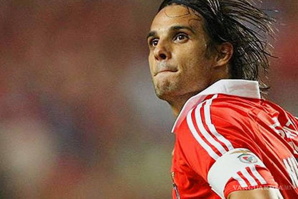 Nuno Gomes anuncia su retiro del fútbol