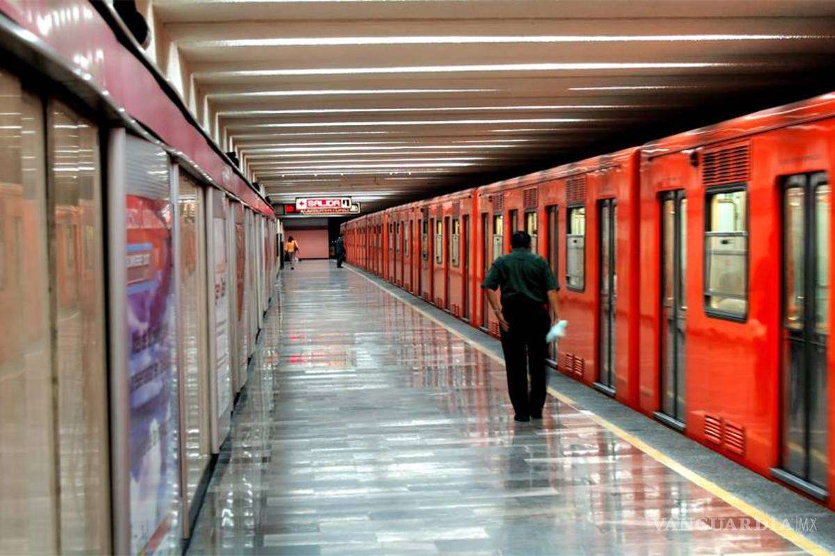 Joven cae por empujones al Metro; muere electrocutada