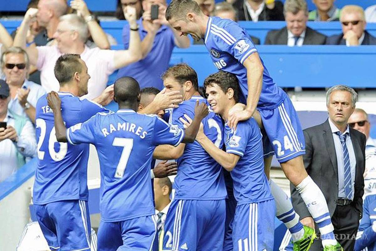 Chelsea gana en el debut de Mourinho