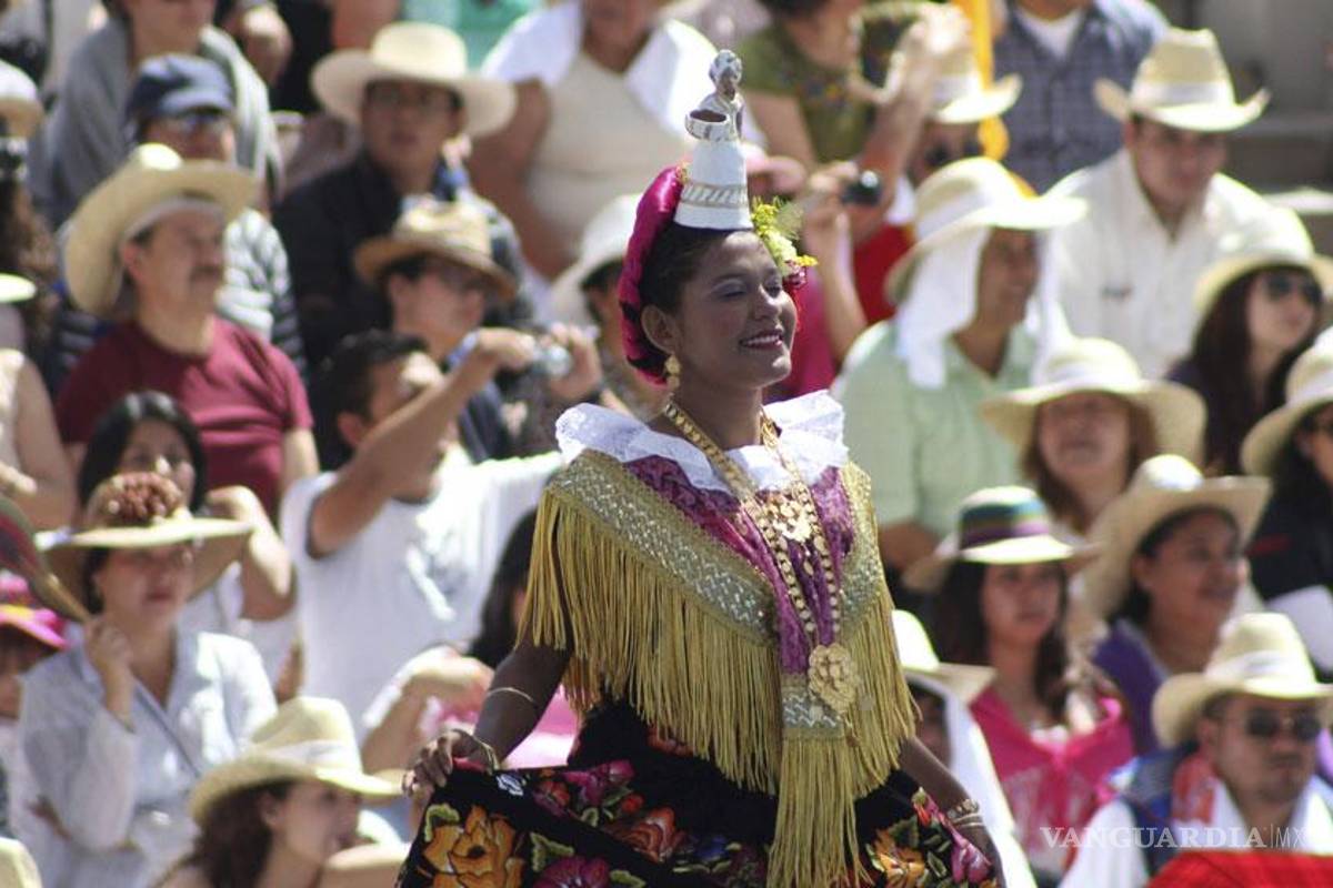 Disfrutan al menos 15 mil personas del inicio de la Guelaguetza
