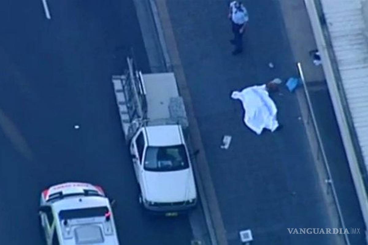 Mueren dos personas en tiroteo frente a estación de policía en Sidney
