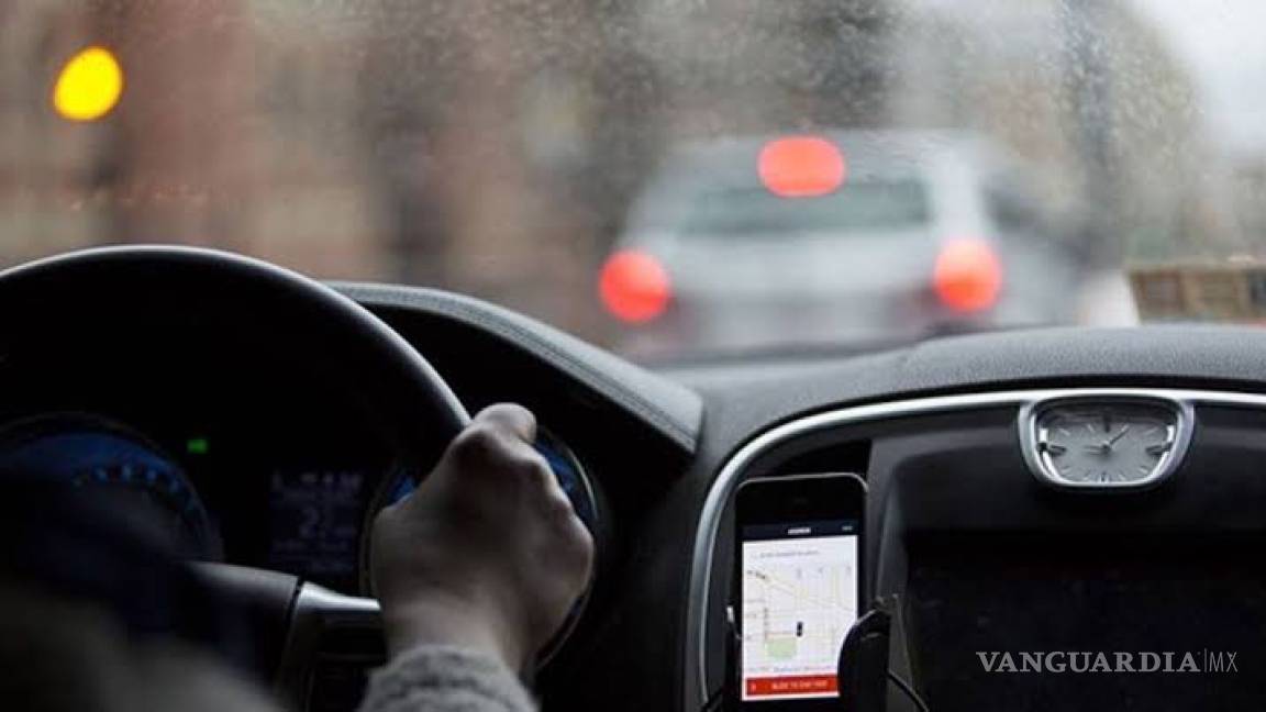 Esta es la guía de supervivencia para mujeres en peligro dentro de un taxi o Uber (video)