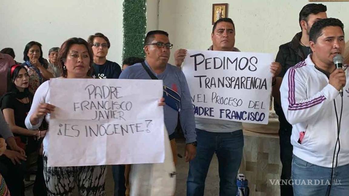 Feligreses peregrinan en apoyo al cura Francisco, acusado del crimen de Leonardo Avendaño