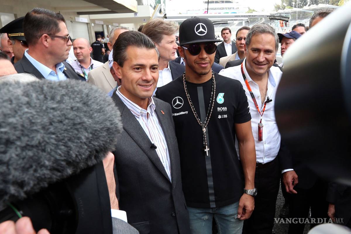 Peña Nieto aplaude inicio del GP de México 2016