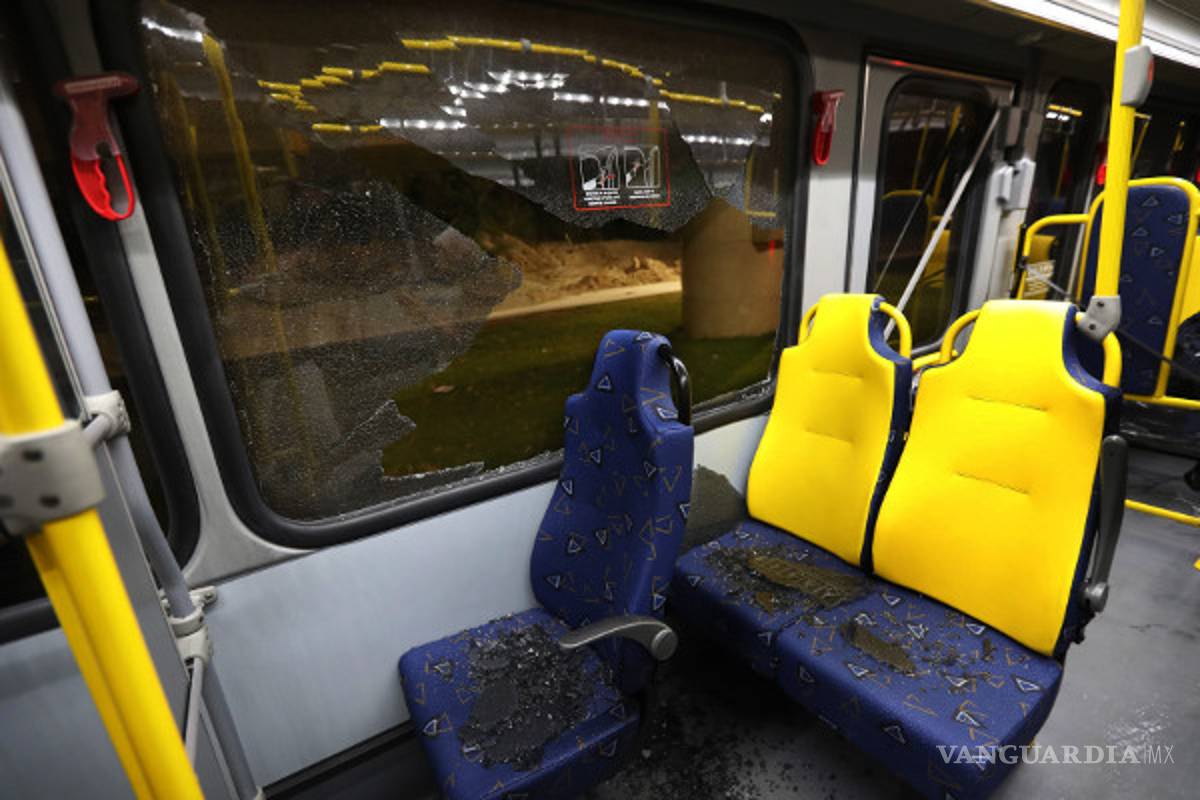 Rompen ventanas de autobús para periodistas de Juegos Olímpicos
