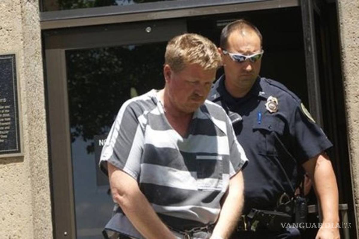 Pastor violaba a fieles diciendo que tenía &quot;leche sagrada&quot;