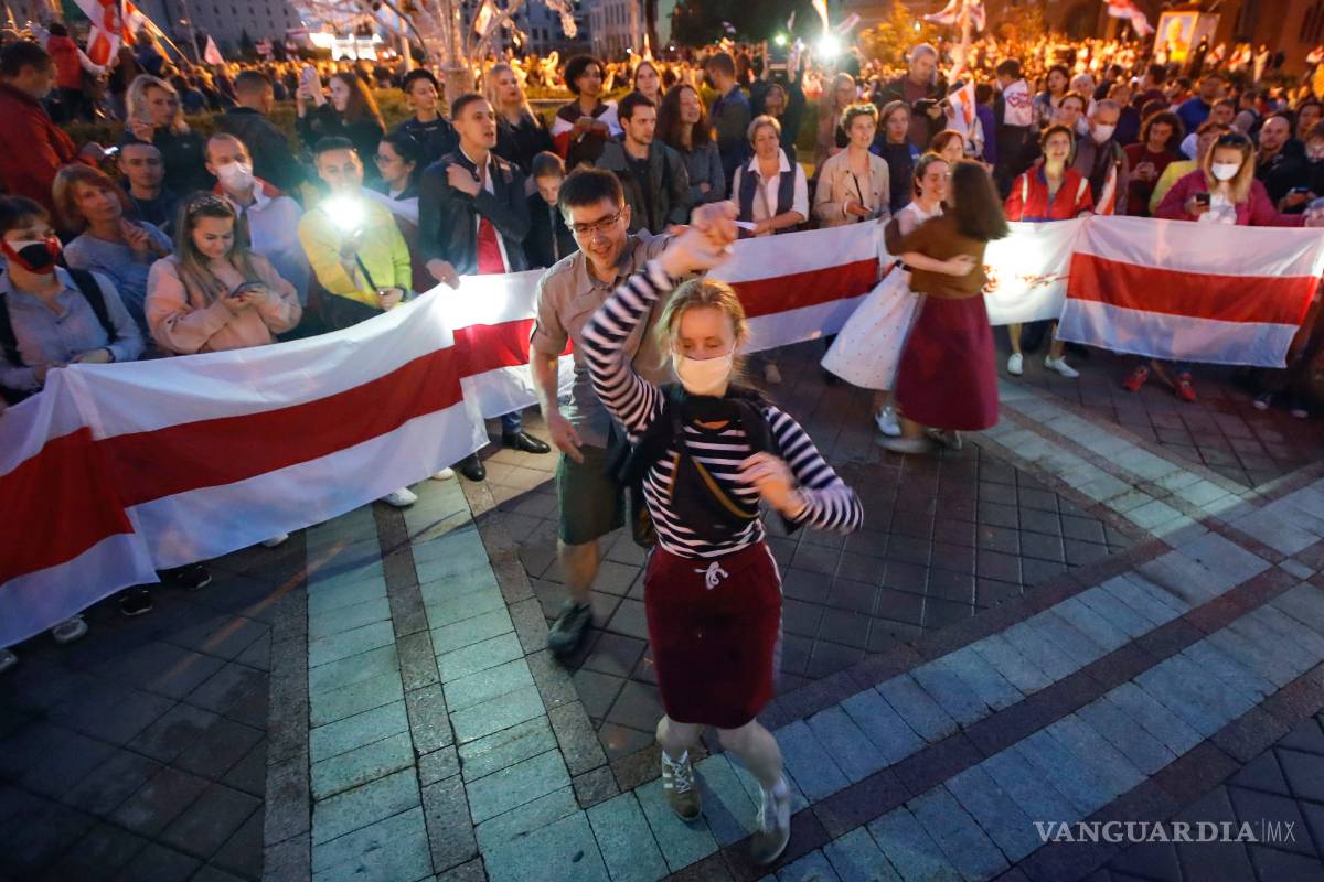 Bielorrusia detiene a 60 periodistas por cubrir protestas de Minsk