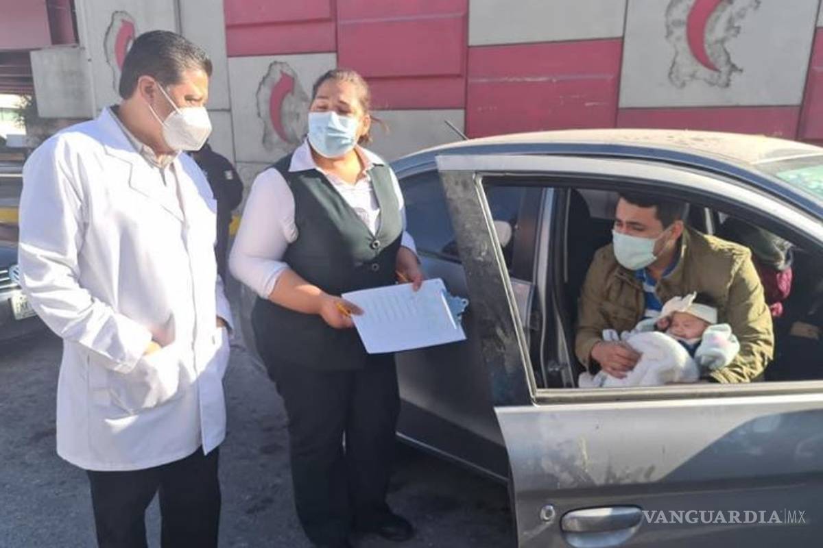 Realizan 'Vacunación desde tu Auto' en IMSS Monclova
