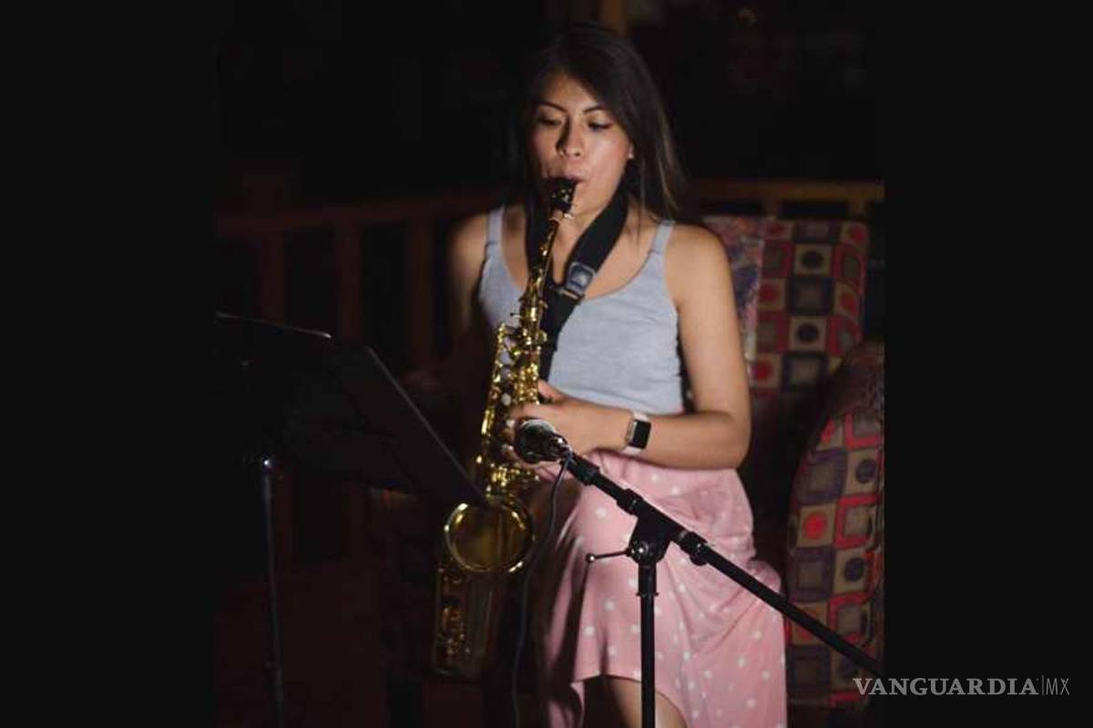 Reclaman justicia para saxofonista atacada con ácido