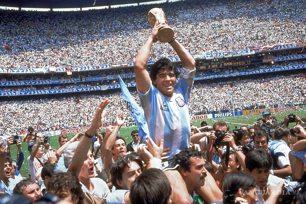 ¿Cuántos títulos ganó Maradona en su carrera?