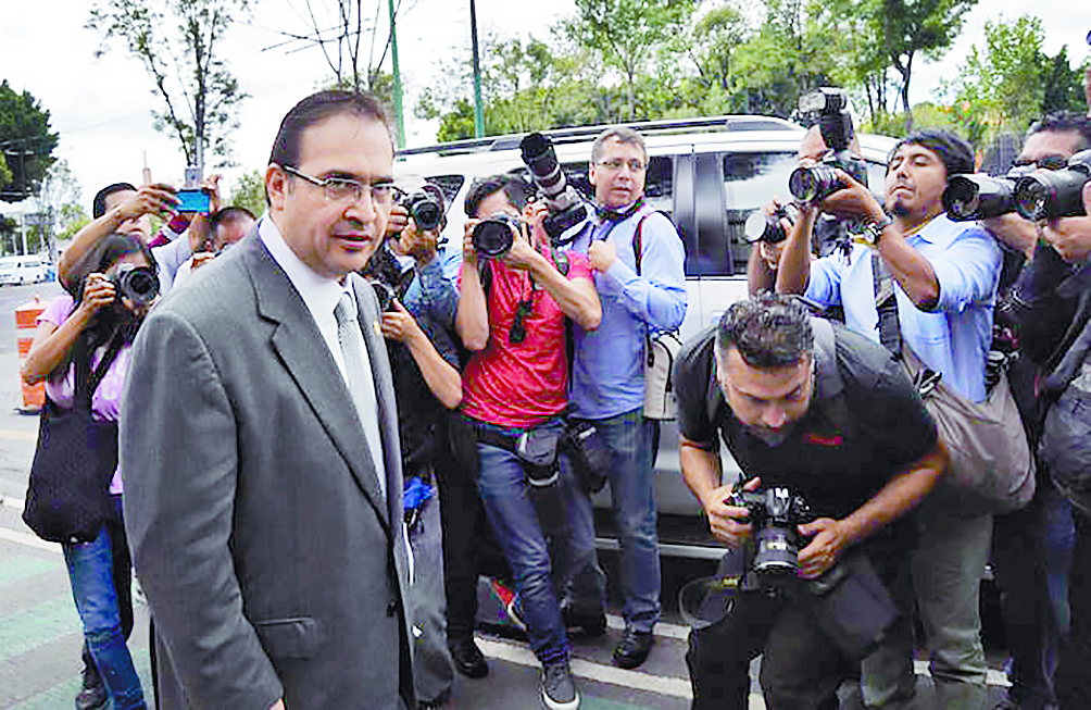 Duarte demanda a Yunes por enriquecimiento ilícito