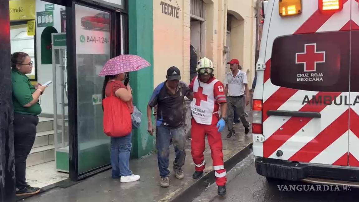 Colapsa techo del bar Cosmopolita en Saltillo y deja dos lesionados
