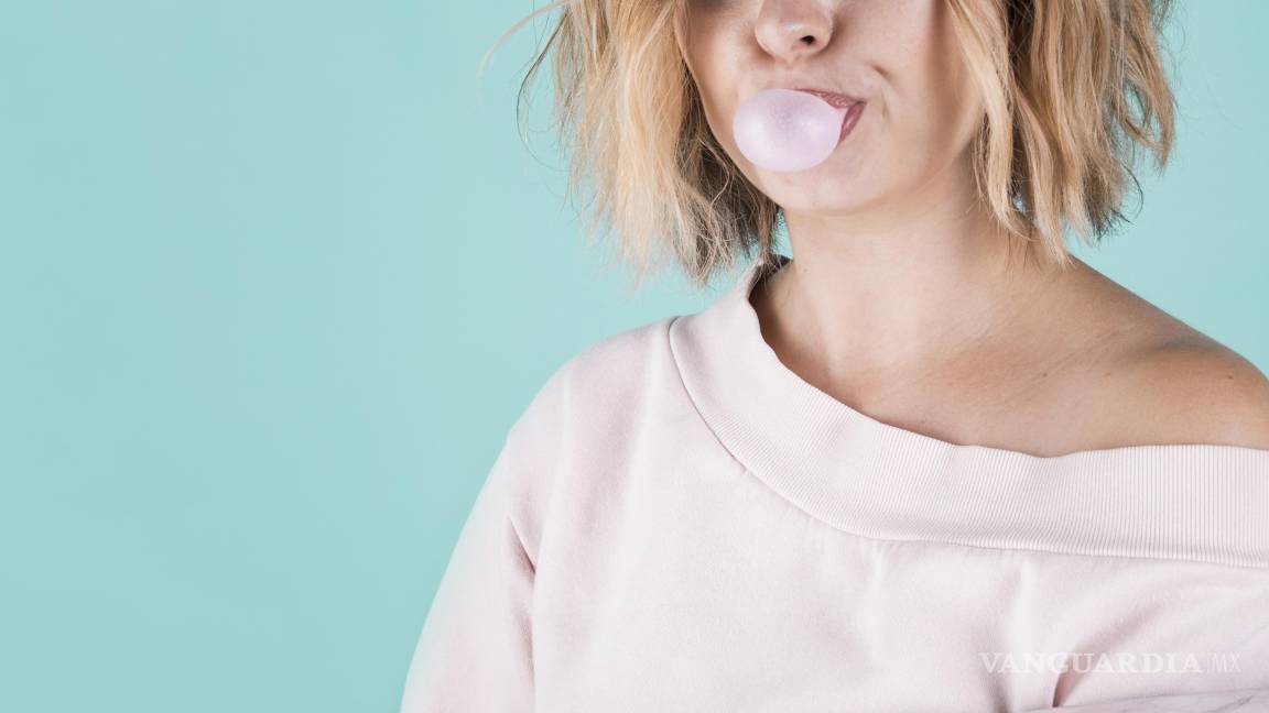 Masticar chicle: Un viejo hábito que regresa, pero ¿cuáles son sus pros y contras?