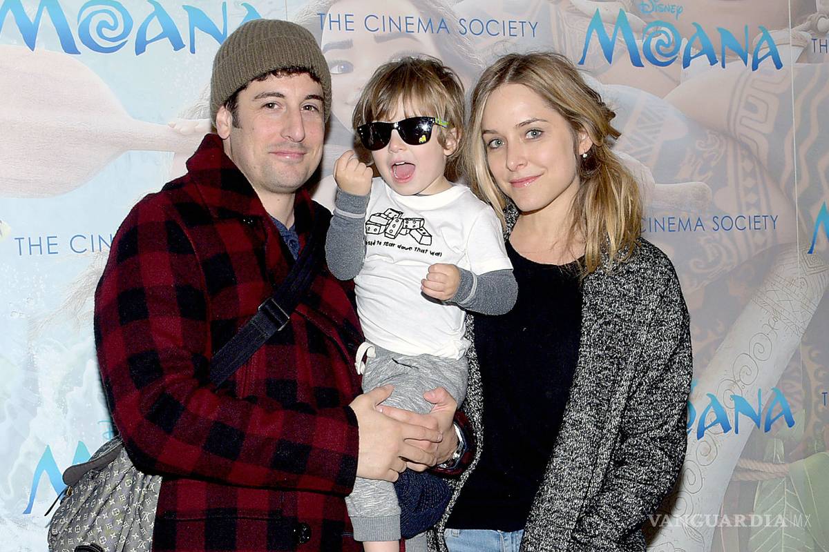 Jenny Mollen revela que su hijo se le cayó y sufrió fractura de cráneo