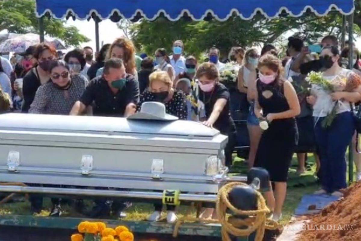 Con ‘Amor eterno’ despiden a Octavio Ocaña ‘Benito’ en Tabasco (video)