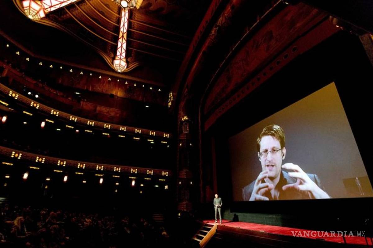 Snowden pide a la gente que no tema a Donald Trump