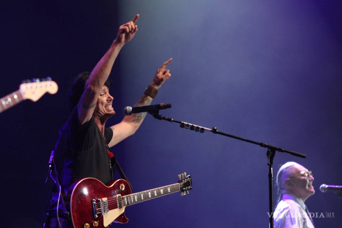 Caifanes hace vibrar a fans en el ‘Domo de Cobre’