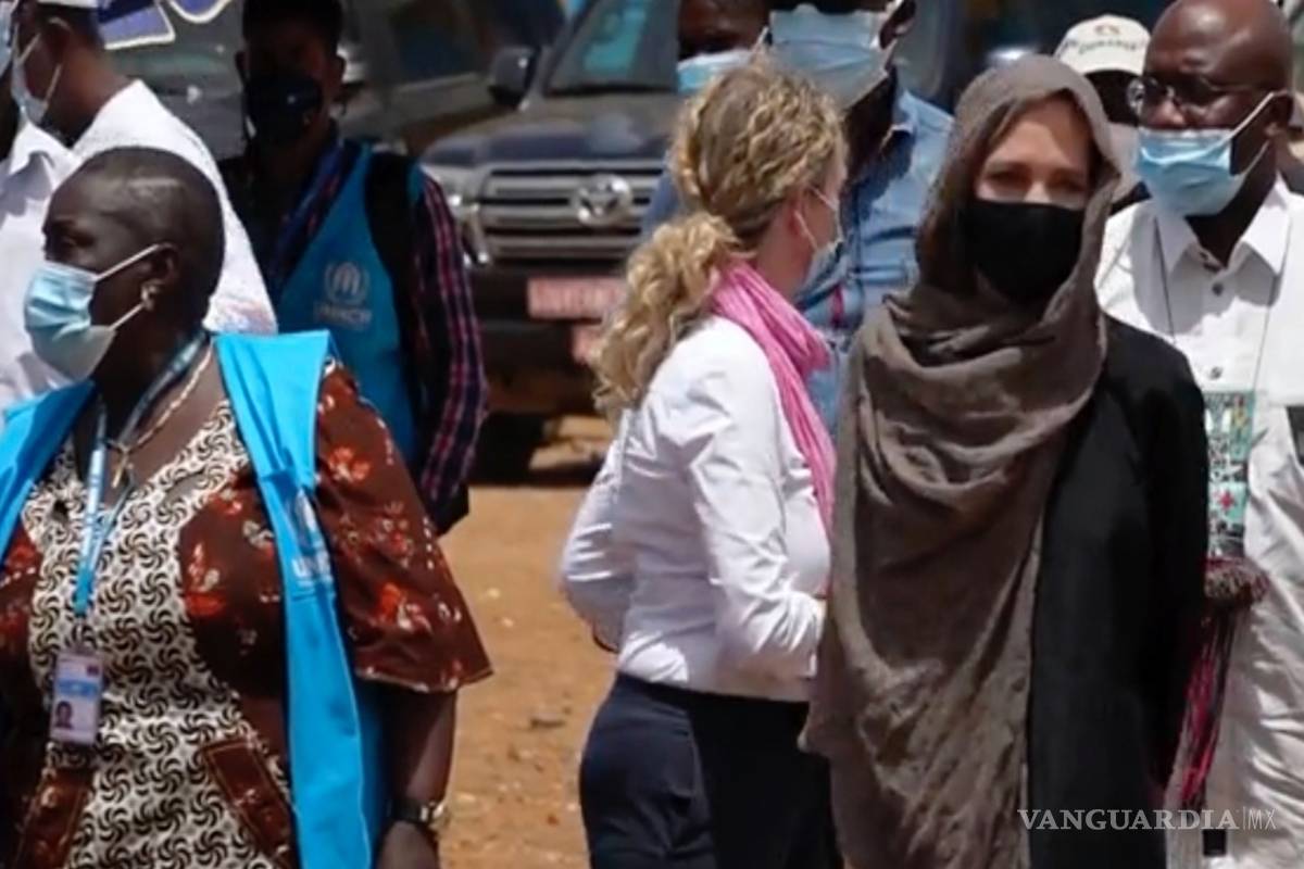$!Angelina Jolie hace una a los refugiados y desplazados en Burkina Faso