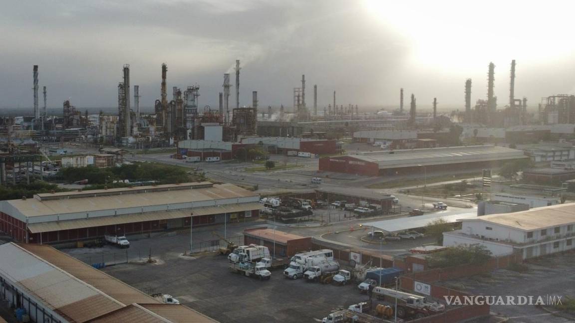 Envenenan refinerías de México el ambiente ¡con 2 mil 033 toneladas de azufre al día!