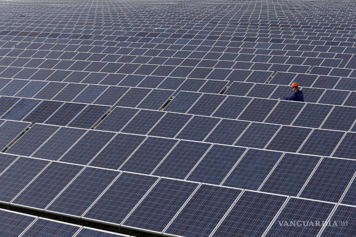 Crean un nuevo material cuántico que promete más de un 190 % de eficiencia de los paneles solares