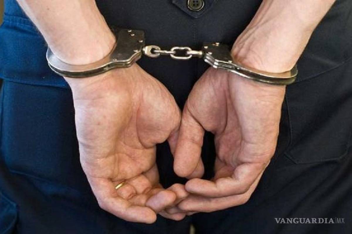 Hombre es detenido por amenazar a policías