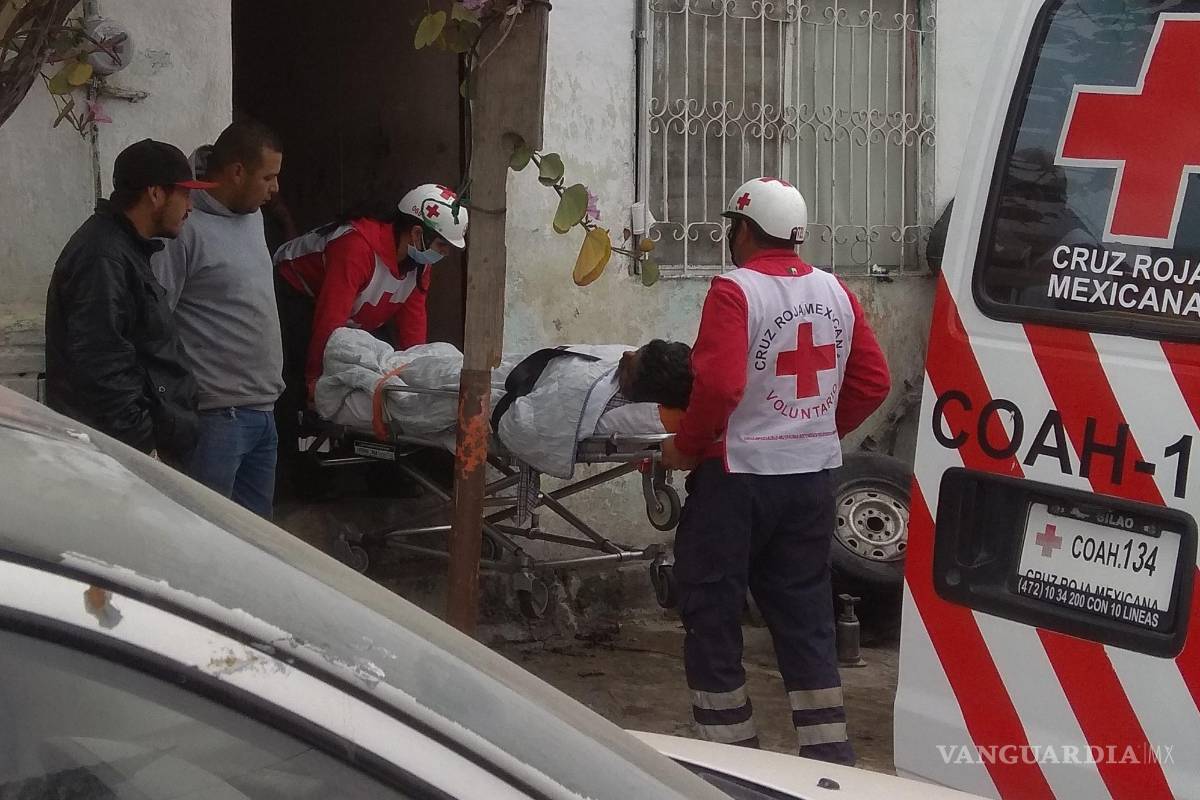 Un percance casi fatal en Saltillo: Llamas envuelven a mecánico al reparar vehículo