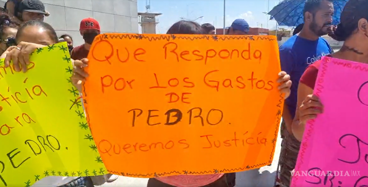$!Pancartas de la manifestación para exigir justicia por Pedro escobar.
