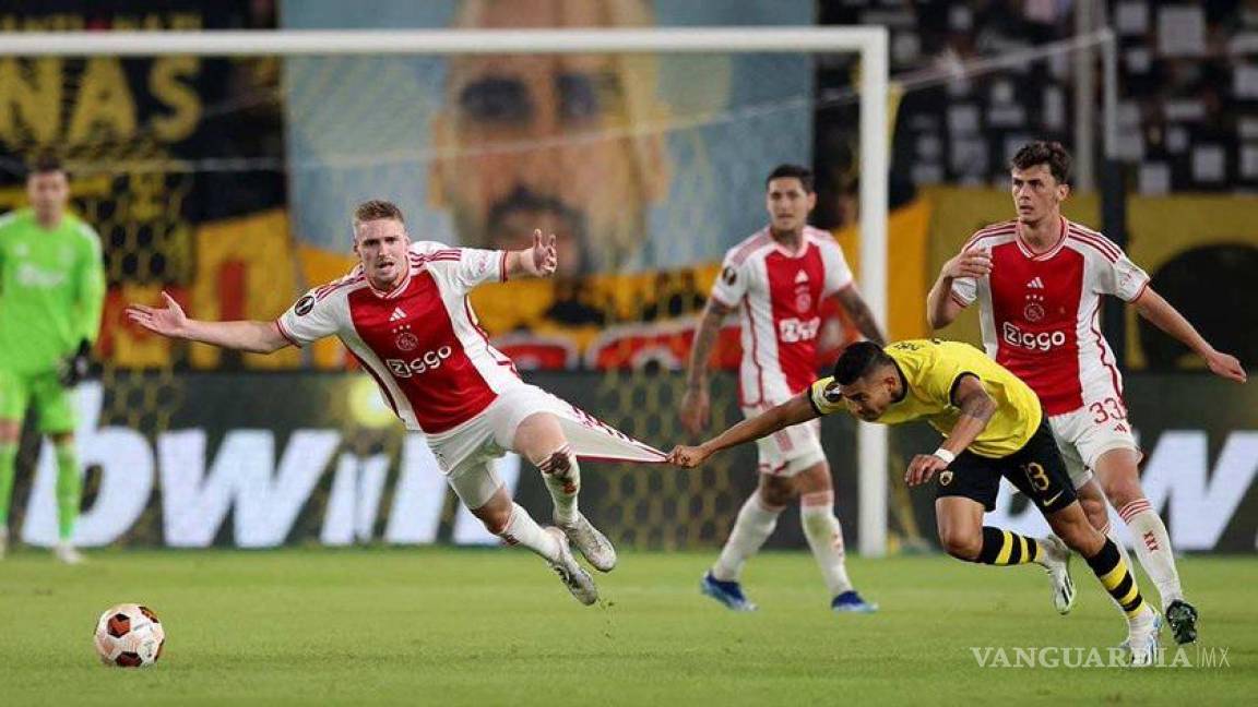 ¡Ay ‘Maguito’! Orbelín Pineda es titular con el AEK en la Europa League pero comete penal ante el Ajax