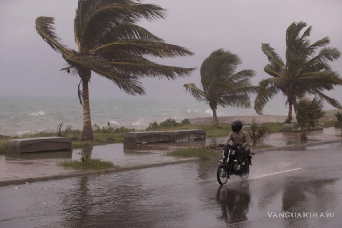 ¿Adiós al calor?... Ciclón ‘Beatriz’ a punto de ser huracán; impactará a costas de México y refrescará con fuertes lluvias este fin de semana