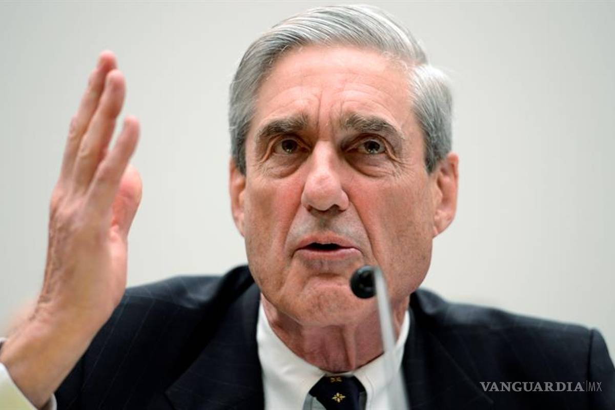 Piden legisladores a Trump que deje trabajar a Robert Mueller