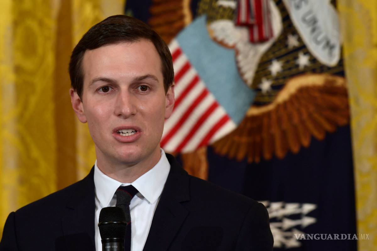 ‘EU lanza gas lacrimógeno a México y Peña Nieto le entrega medalla de honor a yerno de Trump’ redes repudian a EPN