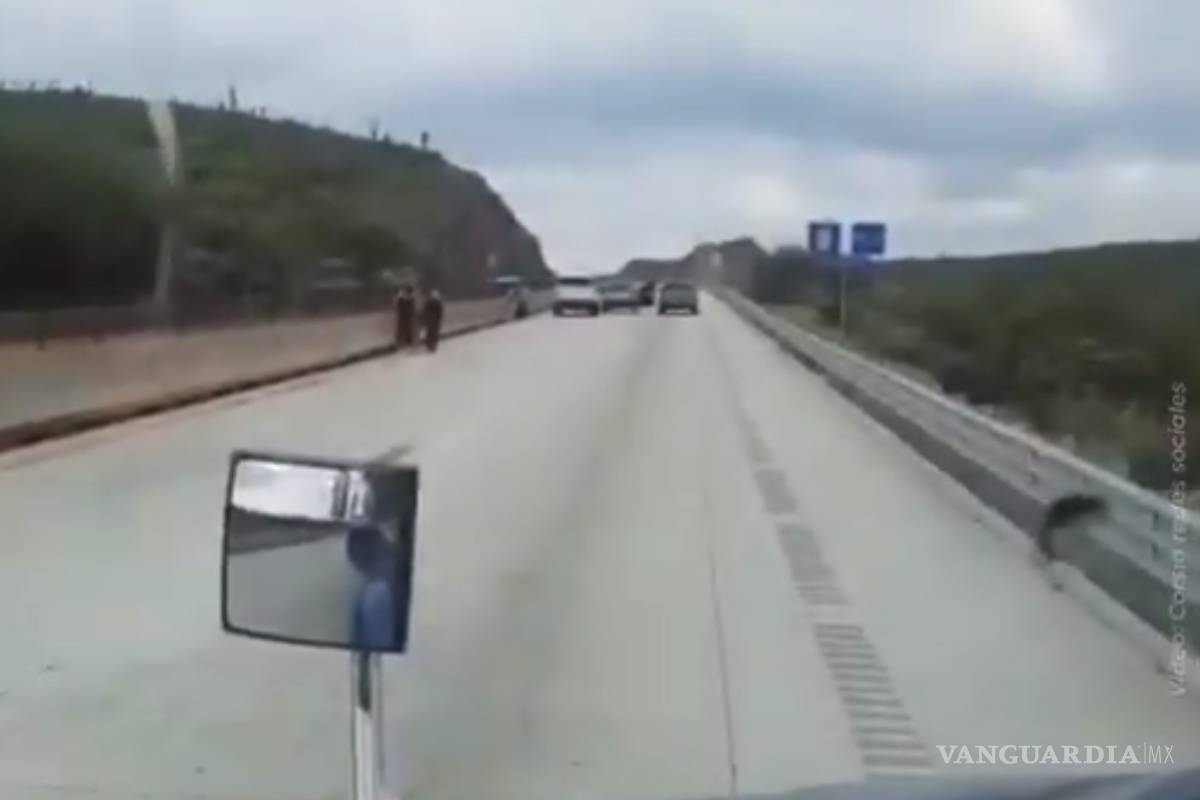 Roban camioneta a familia en la autopista Monterrey-Nuevo Laredo