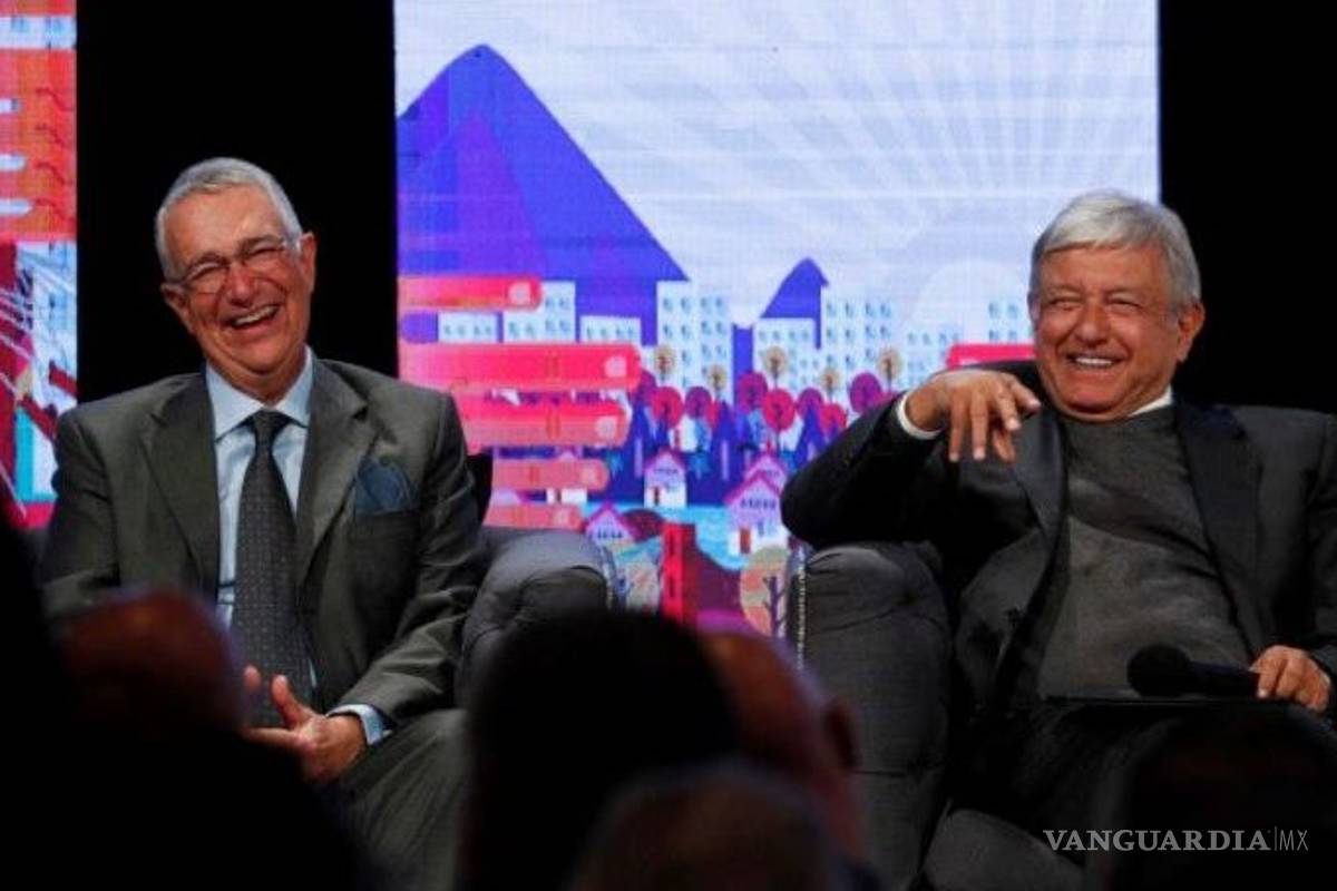 AMLO ahora destaca apoyo de magnates... y evita hablar de Salinas Pliego